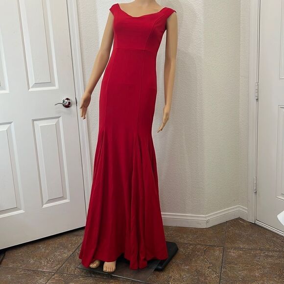 Windsor Red Formal Dress With Train V Neck Sleeveless Maxi Slimming - Picture 1 of 12